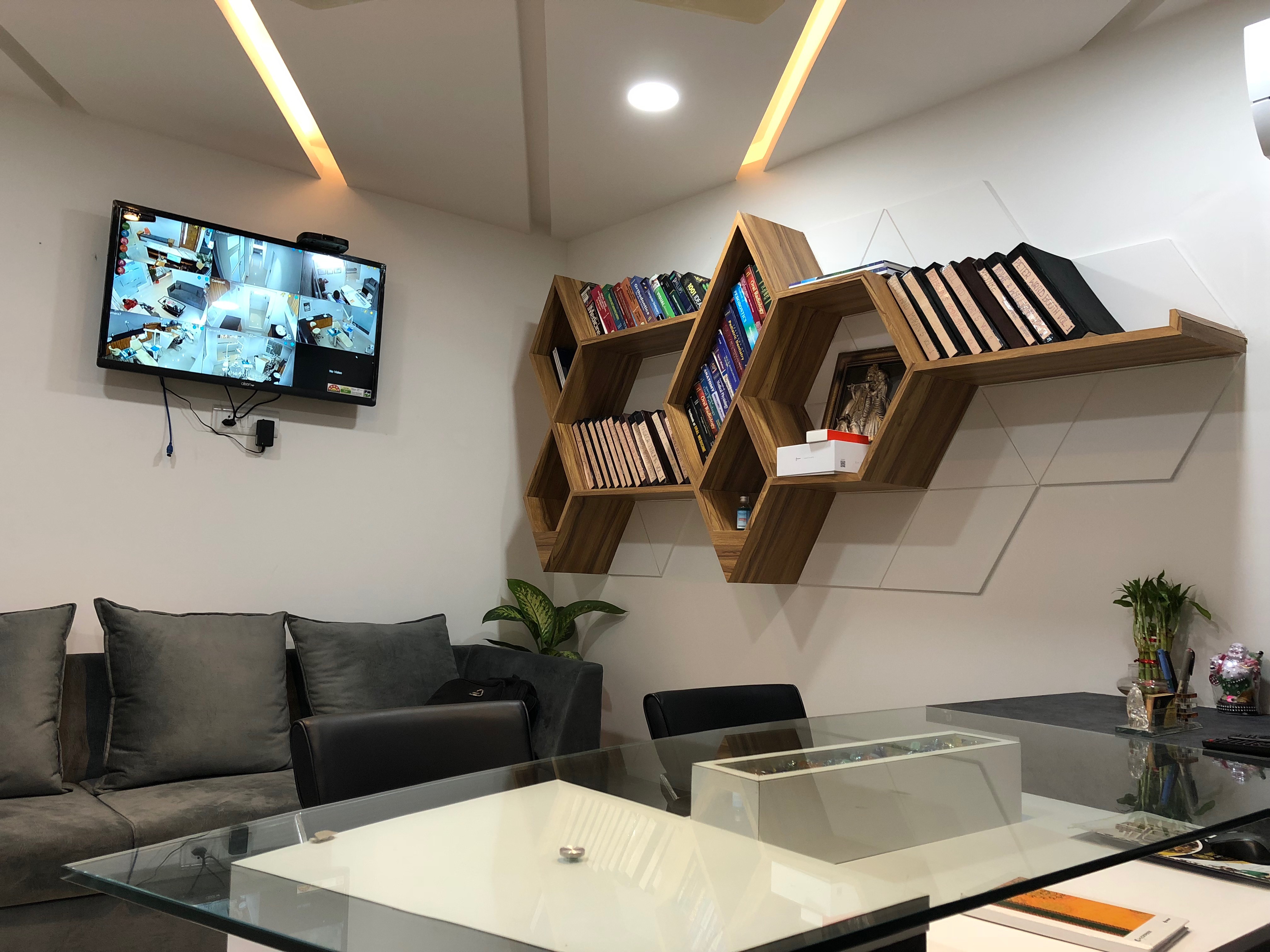 Best Dental clinic in gomti nagar extension